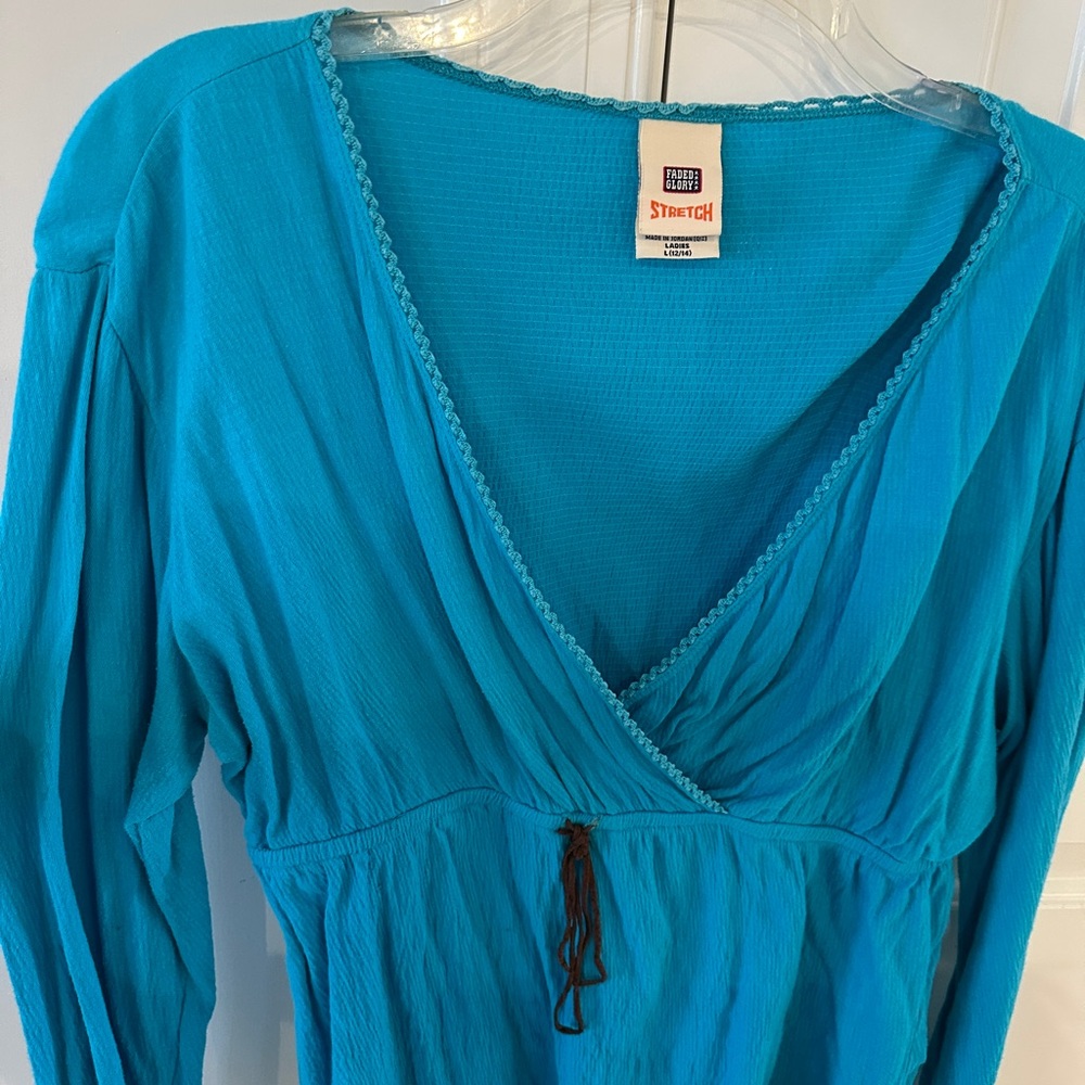 Blue Stretch V-Neck Lg Top